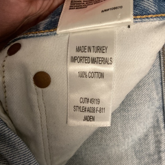 AGOLDE JADEN SHORTS - Picture 4 of 4